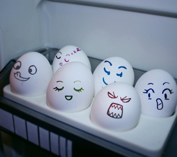 Смешные картинки рожицы на яйцах