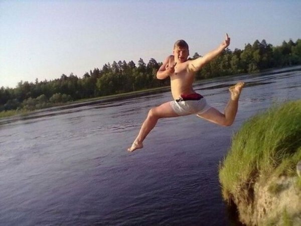 Толстые прыгают в воду