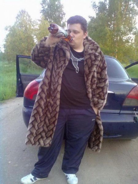 Парень в шубе