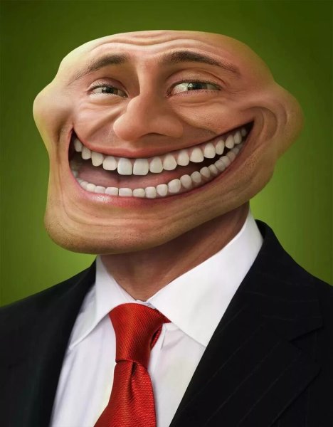 Розэ улыбается
