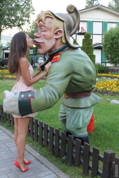 Смешные взрослые девочки