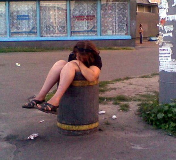 Девушка бухает