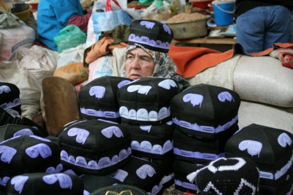 Национальная тюбетейка Таджикистана
