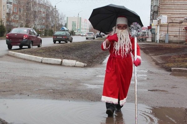 Дед Мороз с зонтиком