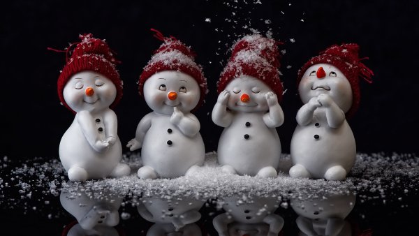 Три снеговика