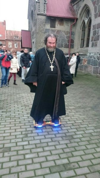 УГАРНЫЙ священник