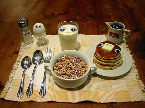 Завтрак с надписями